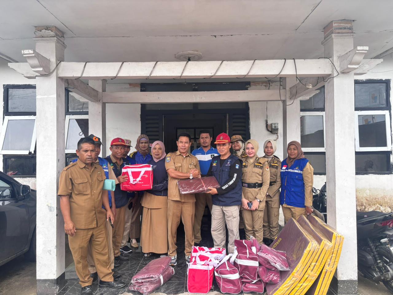 https://dinsos.lomboktengahkab.go.id/uploads/album/Dropping bantuan Angin Puting Beliung di Desa Teratak Kec. Batukliang Utara